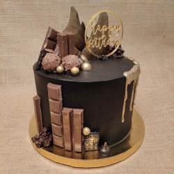 Kit Kat Cake