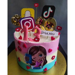 Social Media Queen Cake