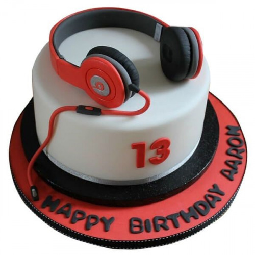 Headphone DJ Cake
