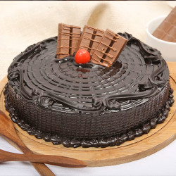 Kitkat Truffle Cake