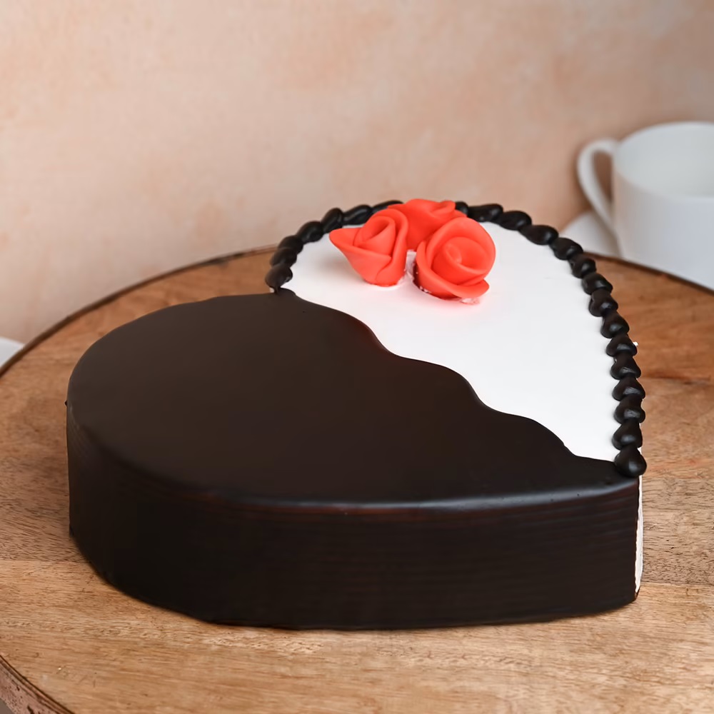 Renu Bakery - Heart Shaped Cake Embedded With Red & White Fondant Roses 🌹  #birthdaycakes #sweets #weddingcake #cakeoftheday #cakelover #fondantcake  #fondant #baker #instagood #instacakes #customcakes #buttercreamcake  #cakecakecake #happybirthday ...