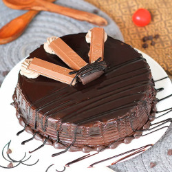 Tantalizing Kitkat Cake